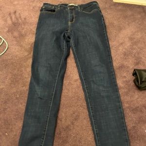 **GREAT CONDITION** Levi's 721 High Rise Jeans